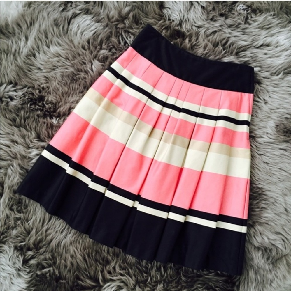 H & M knee length skirt